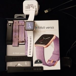 Fitbit Versa Special Edition Bundle